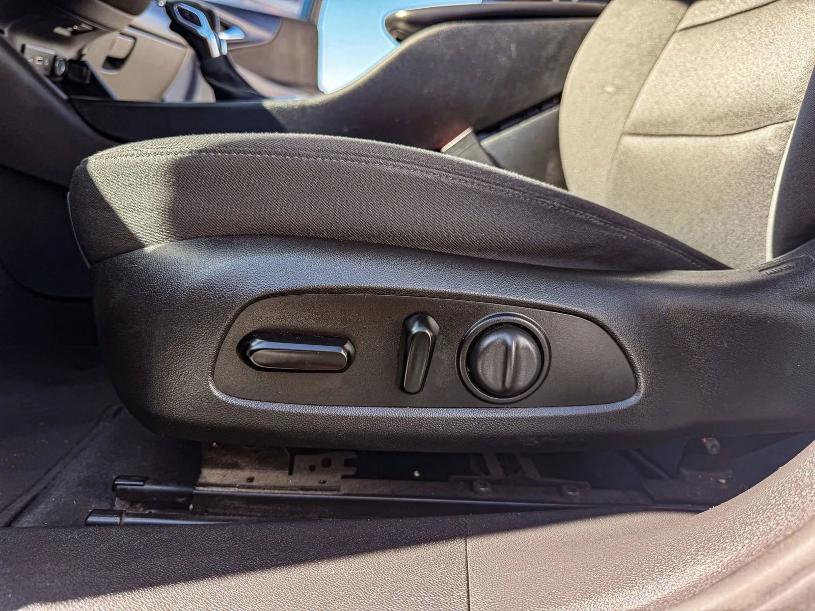 Used 2021 Chevrolet Malibu RS FWD image 26