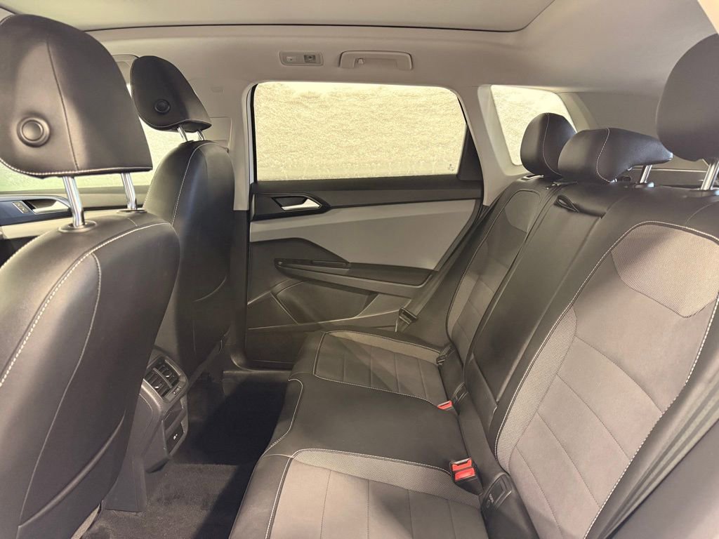 Used 2022 Volkswagen Taos SE image 21