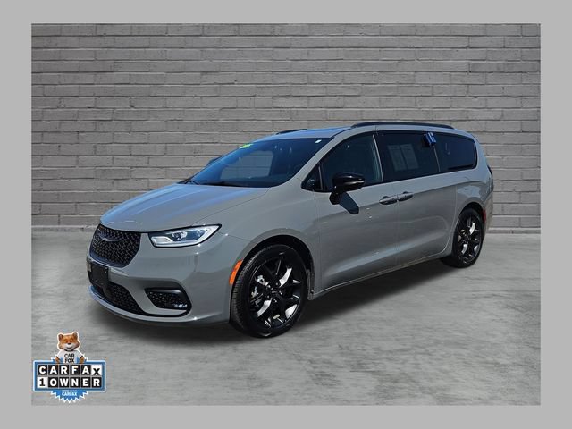 Used 2025 Chrysler Pacifica Limited FWD image 1