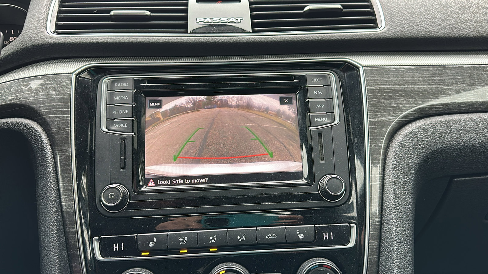 Used 2018 Volkswagen Passat 2.0T SEL Premium FWD image 20
