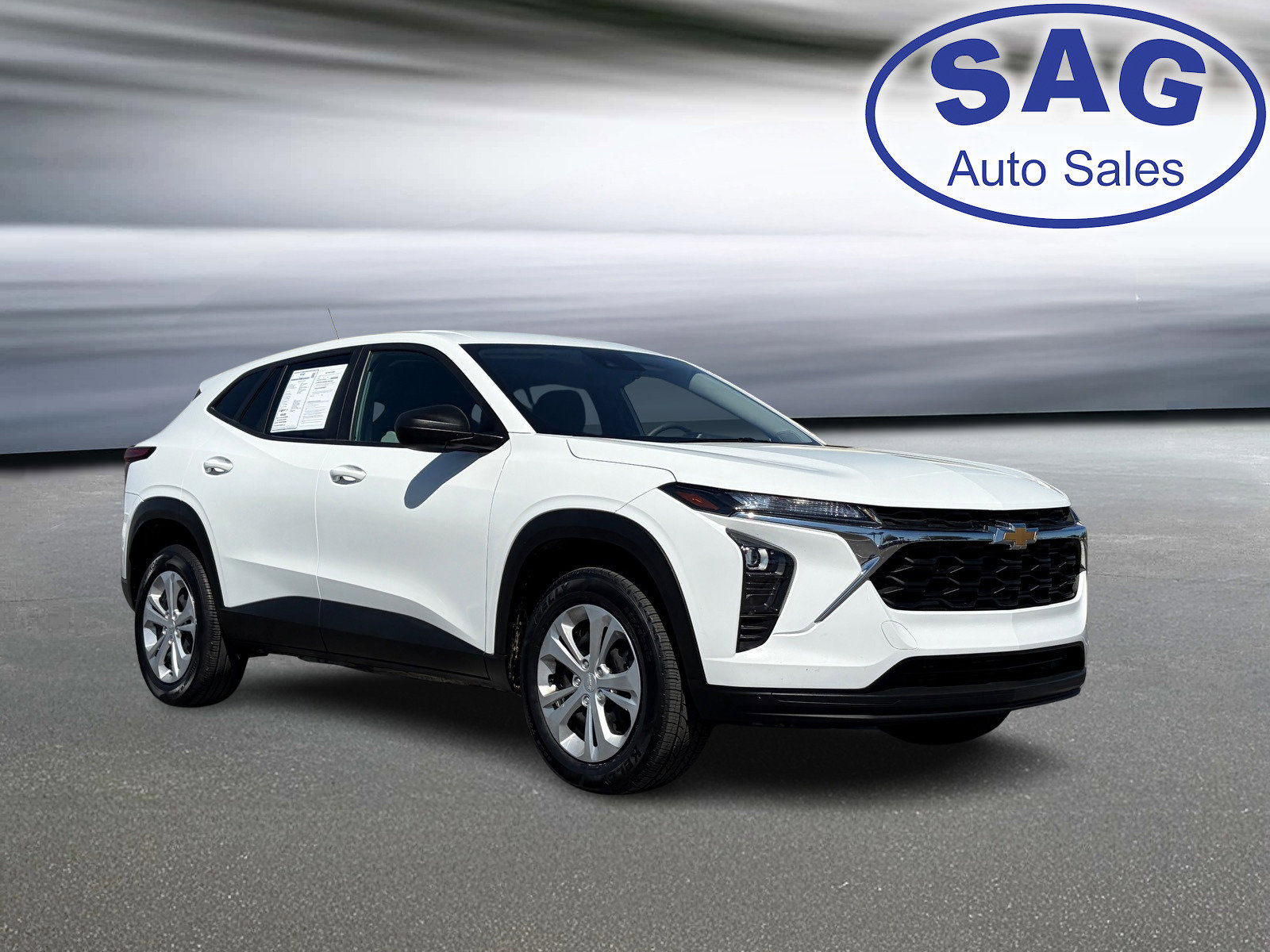 Used 2025 Chevrolet Trax LS image 2