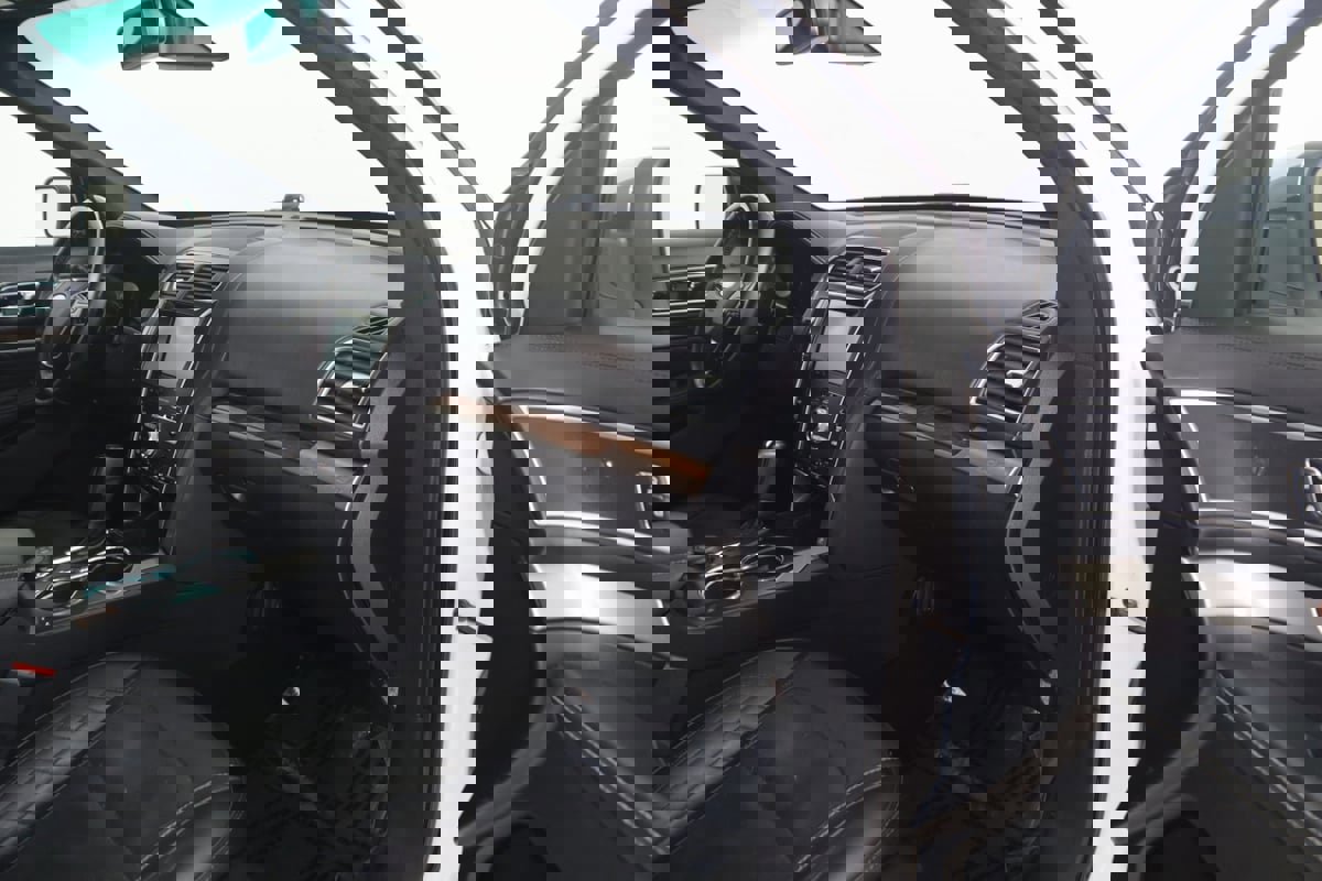 Used 2016 Ford Explorer Platinum image 43