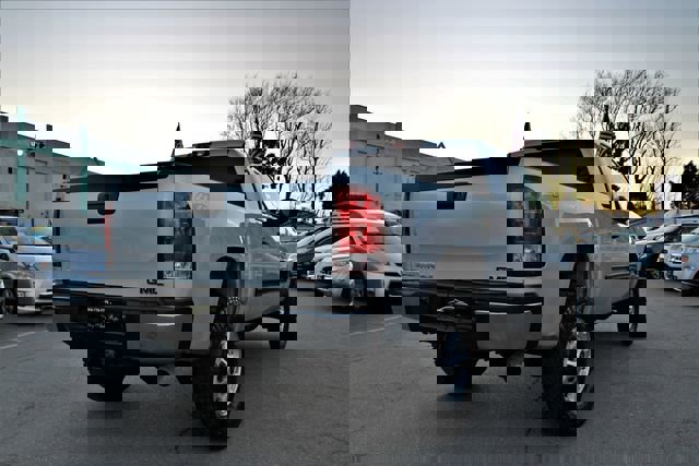 Used 2012 GMC Sierra 2500 SLE w/ SLE Preferred Package image 5