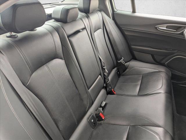 Used 2020 Alfa Romeo Giulia image 18