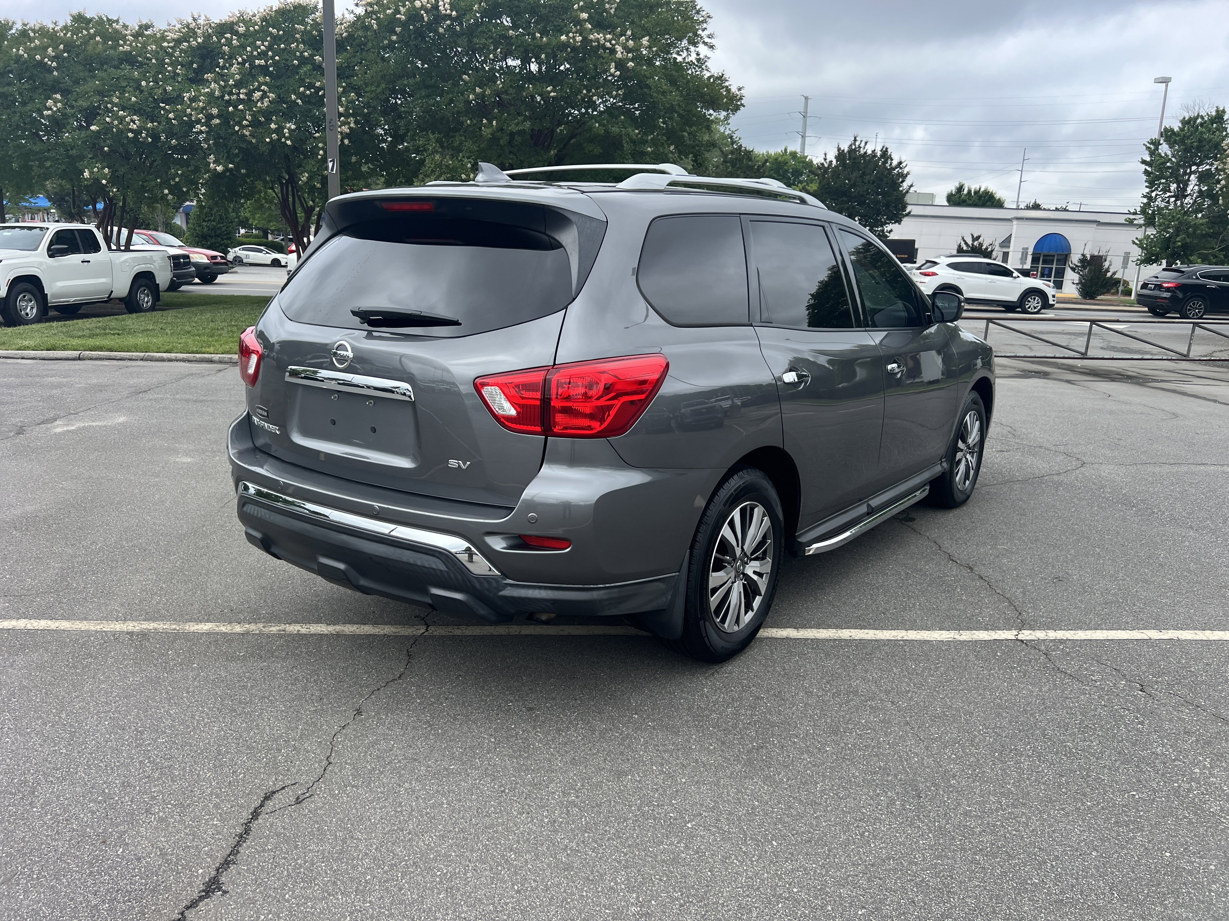 Certified 2019 Nissan Pathfinder SV FWD image 5