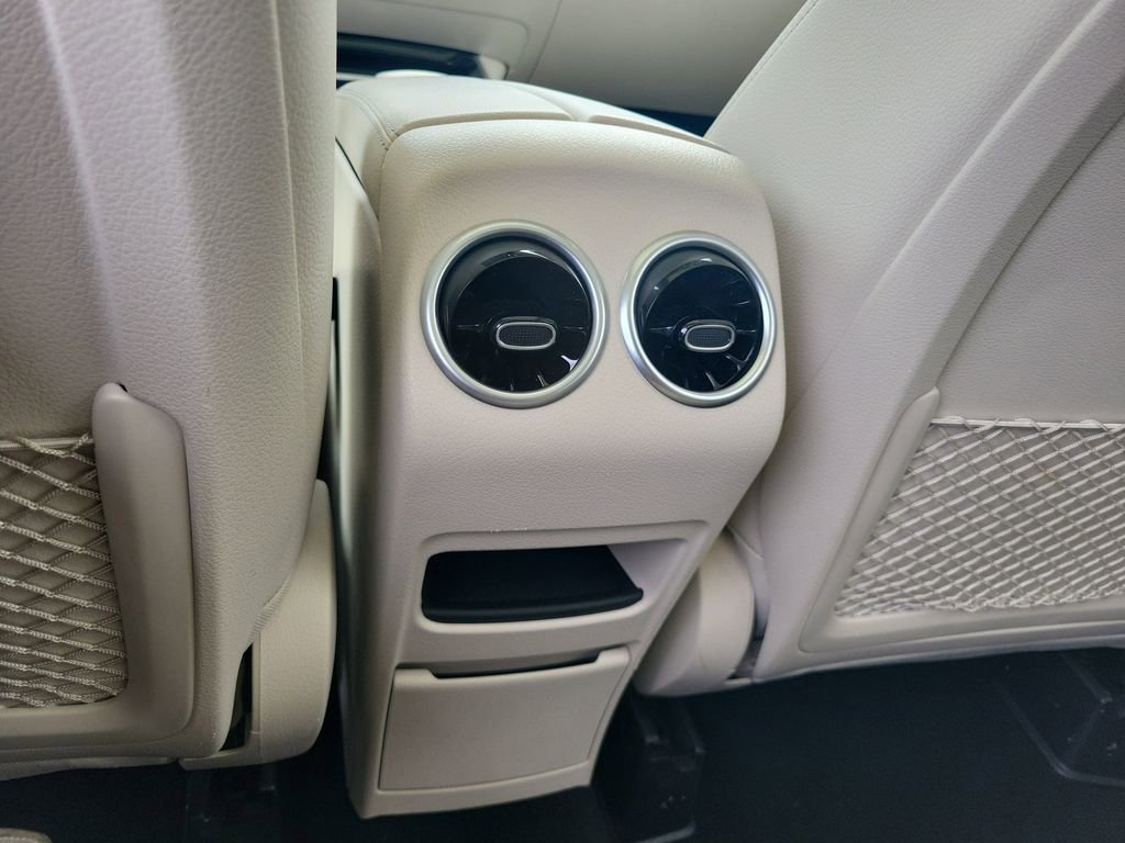 Used 2023 Mercedes-Benz GLB 250 image 16