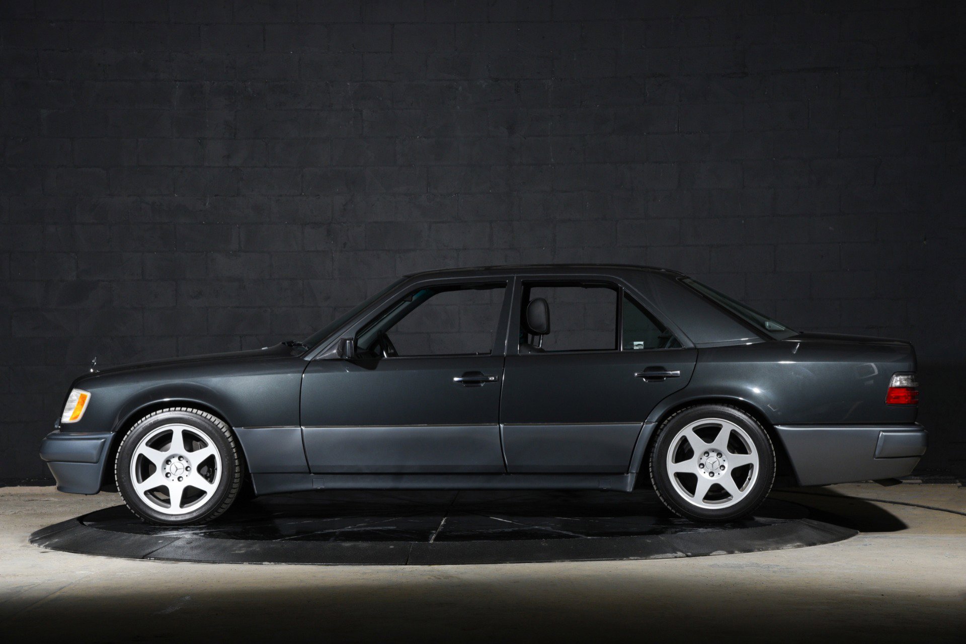 Used 1994 Mercedes-Benz E 500 Sedan image 10
