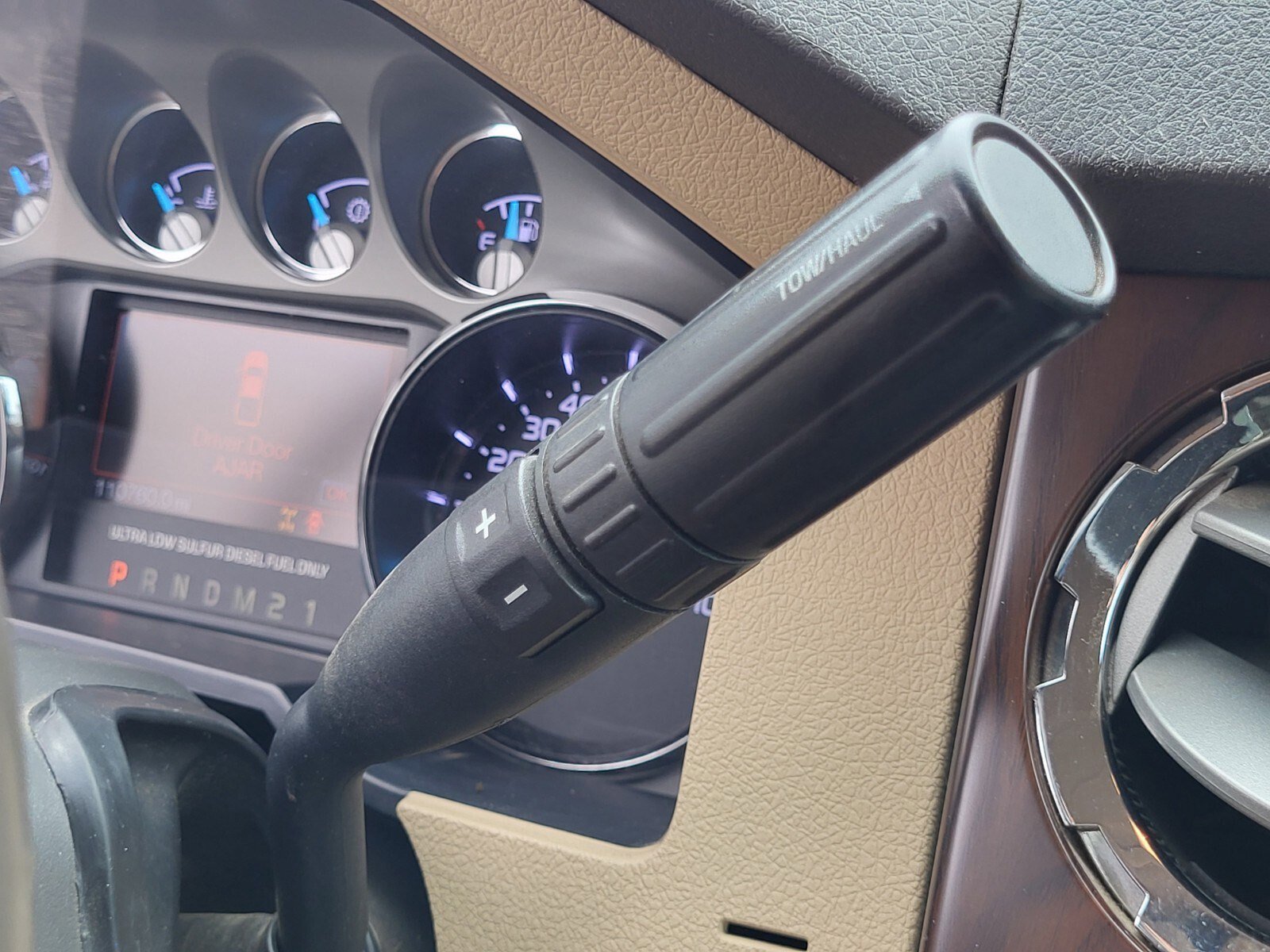Used 2014 Ford F350 Lariat w/ Lariat Interior Package AWD/4WD image 23