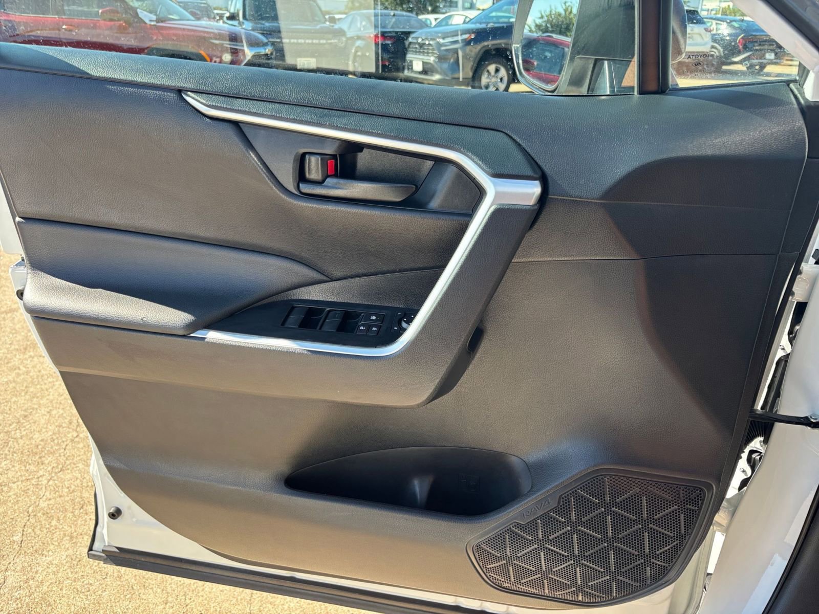 Used 2025 Toyota RAV4 LE image 20