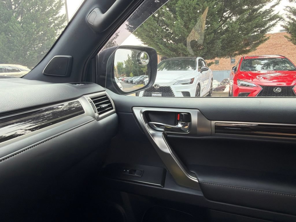 Used 2022 Lexus GX 460 Premium w/ Accessory Package AWD/4WD image 32