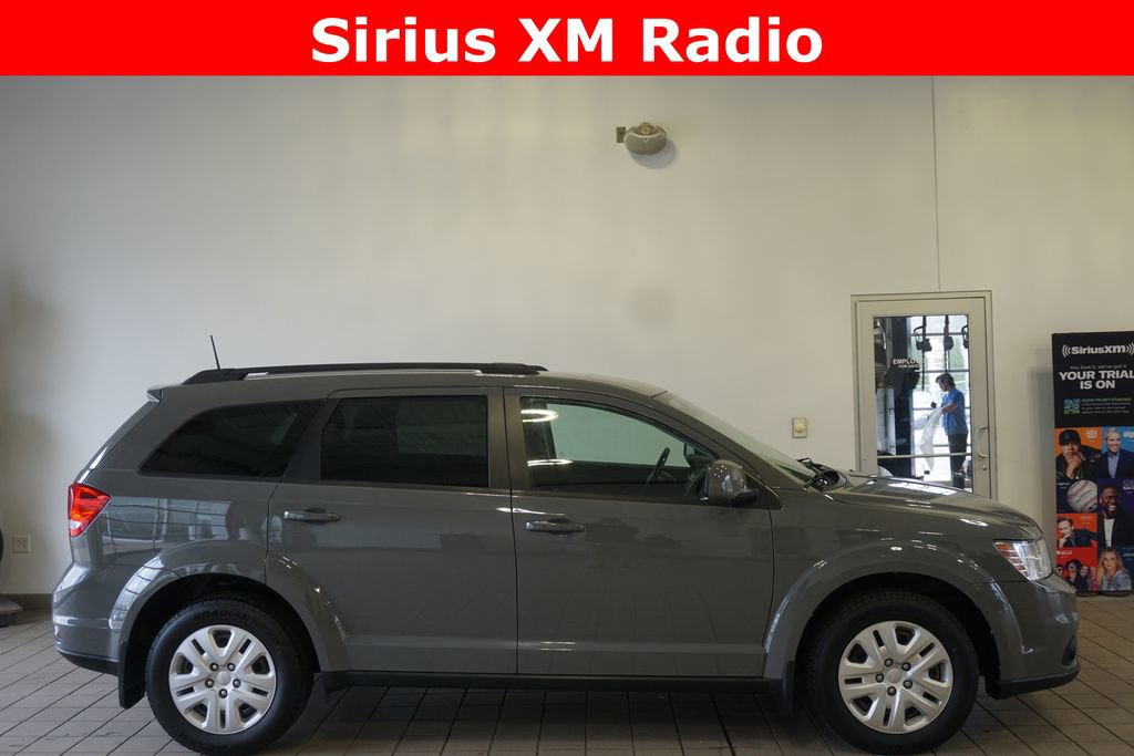 Used 2019 Dodge Journey SE FWD image 2