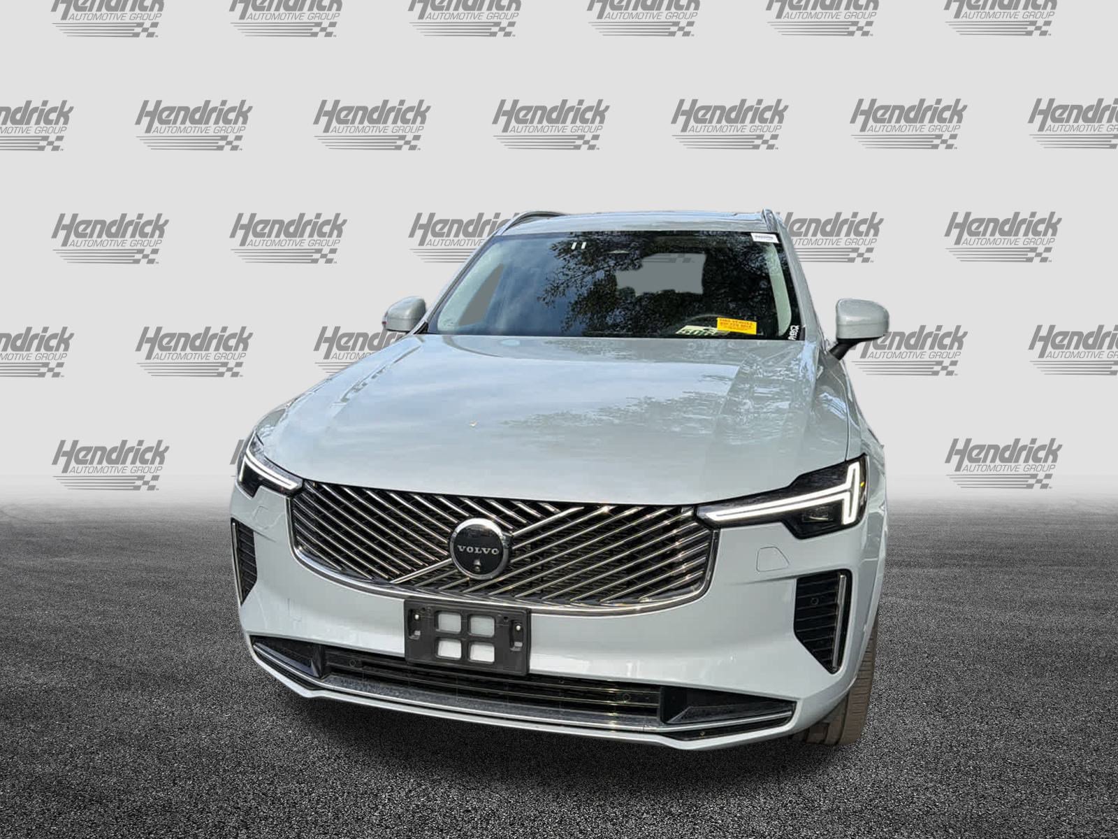 Certified 2025 Volvo XC90 B6 Plus image 42