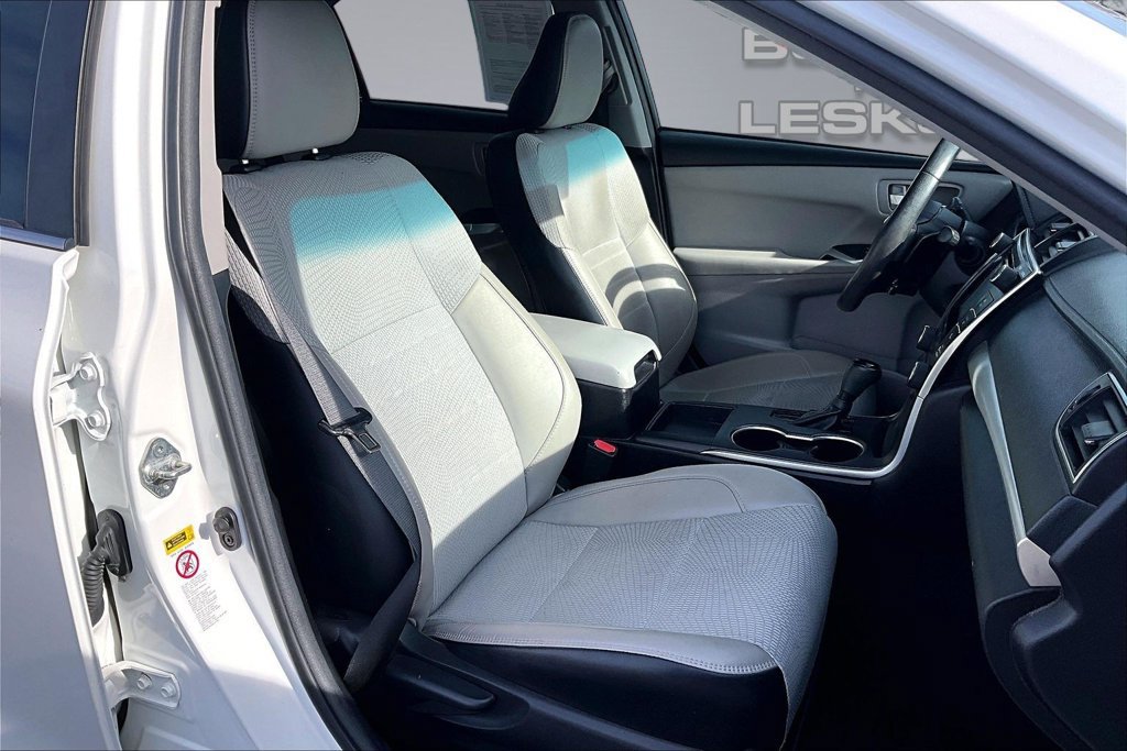 Used 2017 Toyota Camry SE FWD image 7
