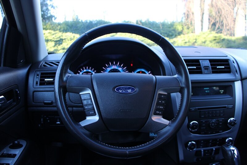 Used 2010 Ford Fusion SEL FWD image 18