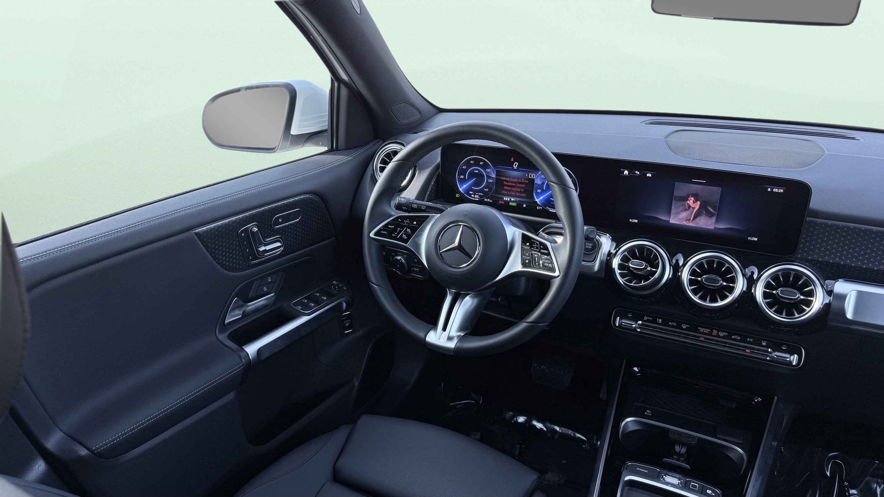 Used 2025 Mercedes-Benz EQB 250+ image 50