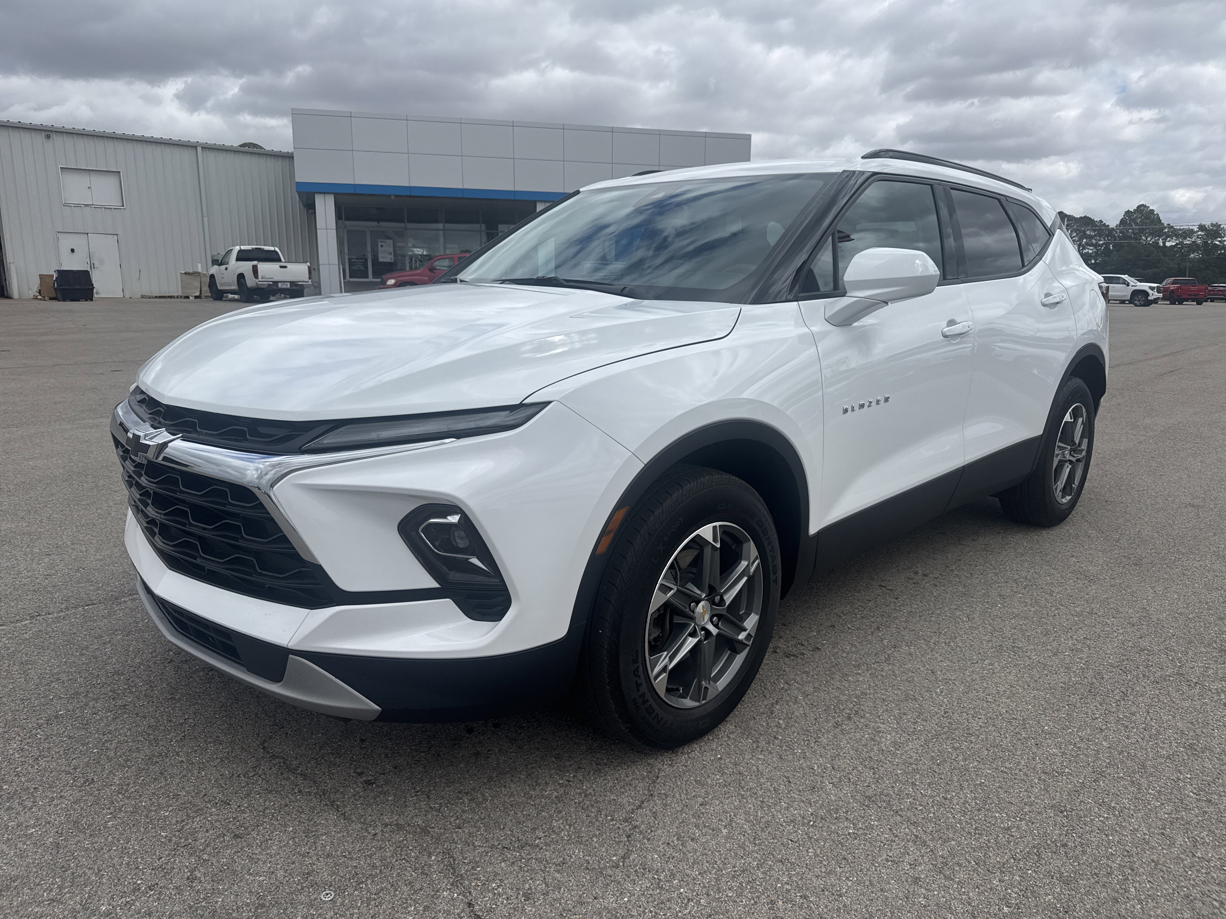 Used 2024 Chevrolet Blazer LT w/ Convenience Package FWD image 1