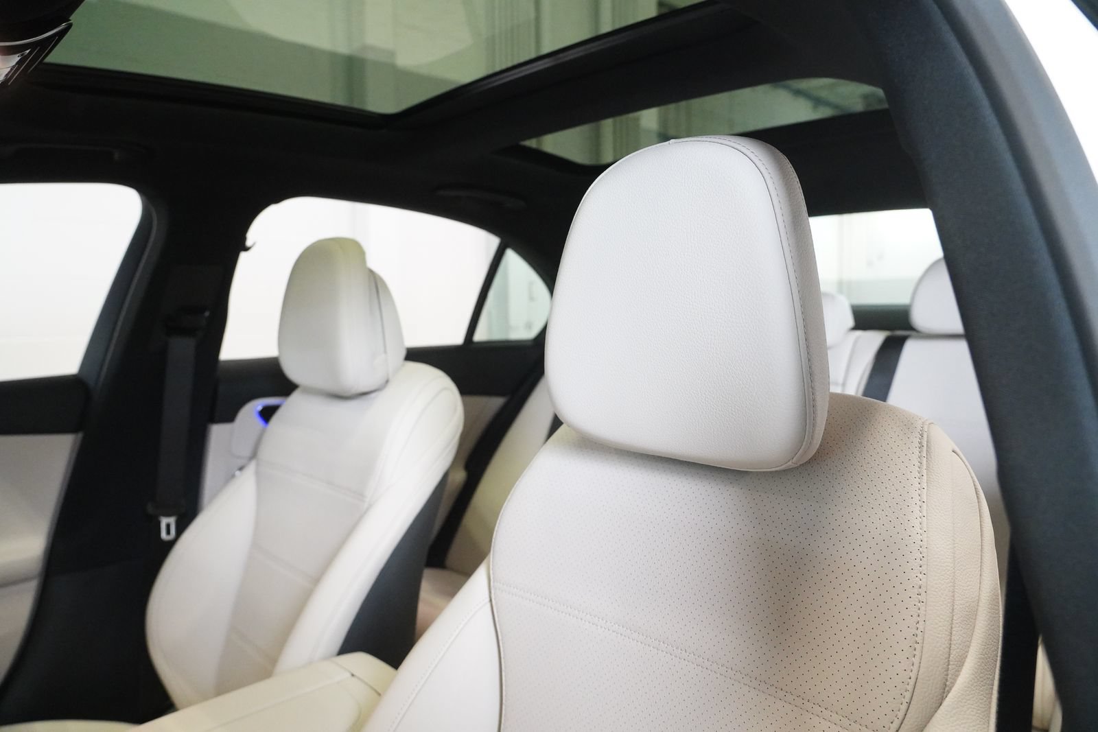 New 2026 Mercedes-Benz C 300 4MATIC Sedan image 15