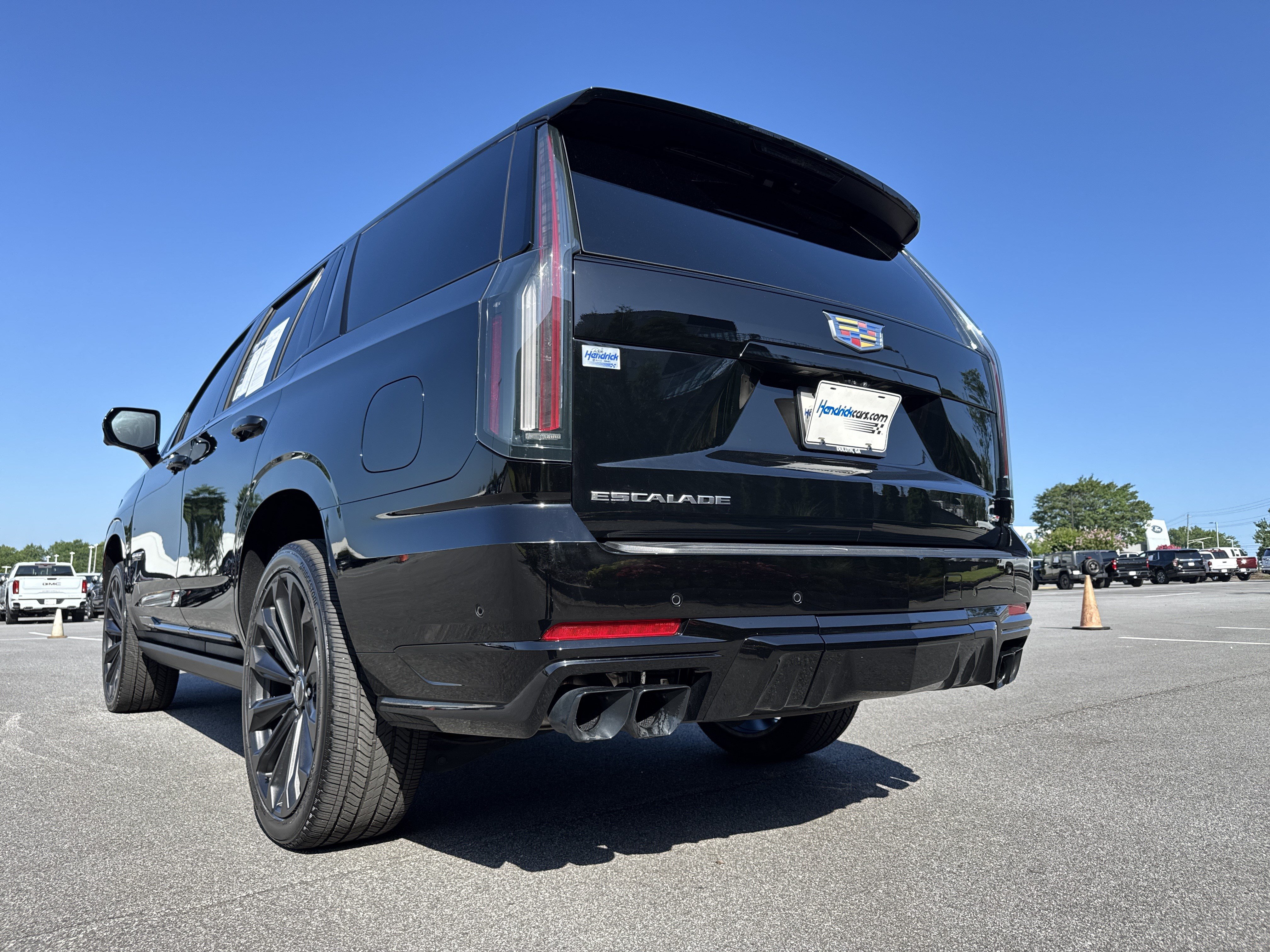 Used 2025 Cadillac Escalade V AWD/4WD image 8