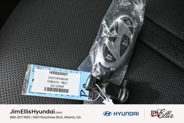New 2025 Hyundai Sonata Limited FWD image 39