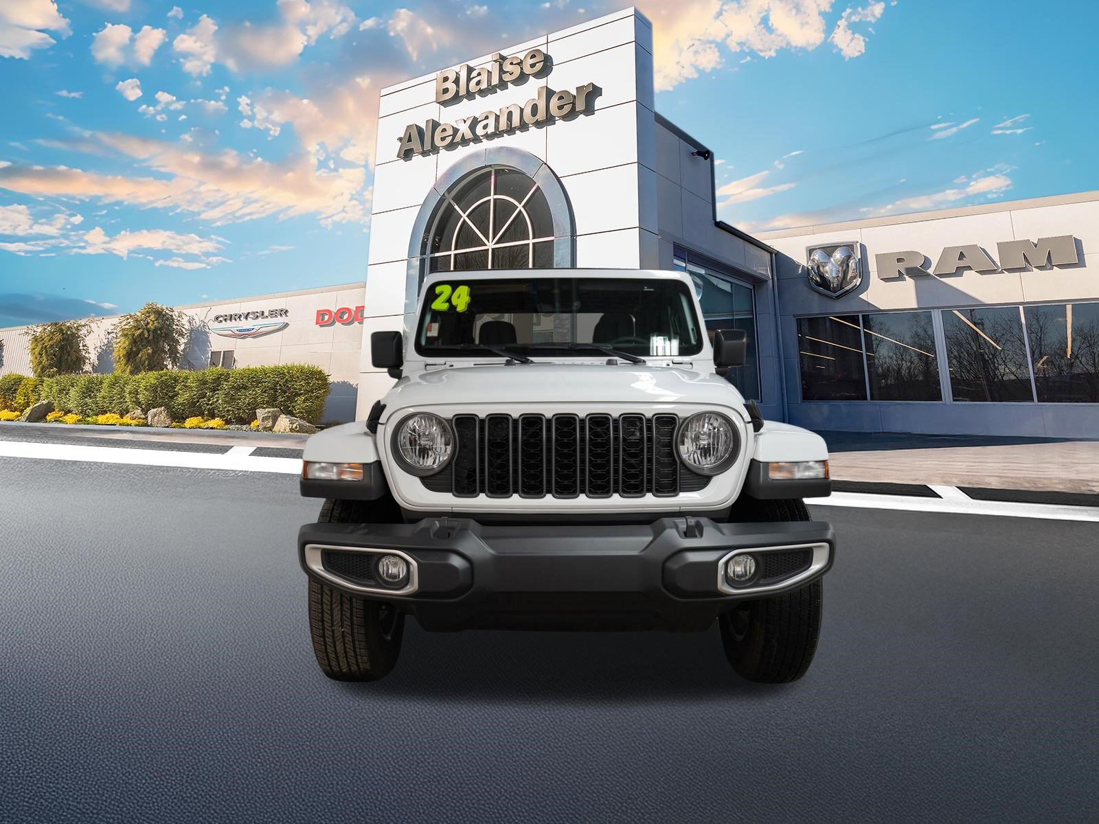 Used 2024 Jeep Gladiator Sport image 11