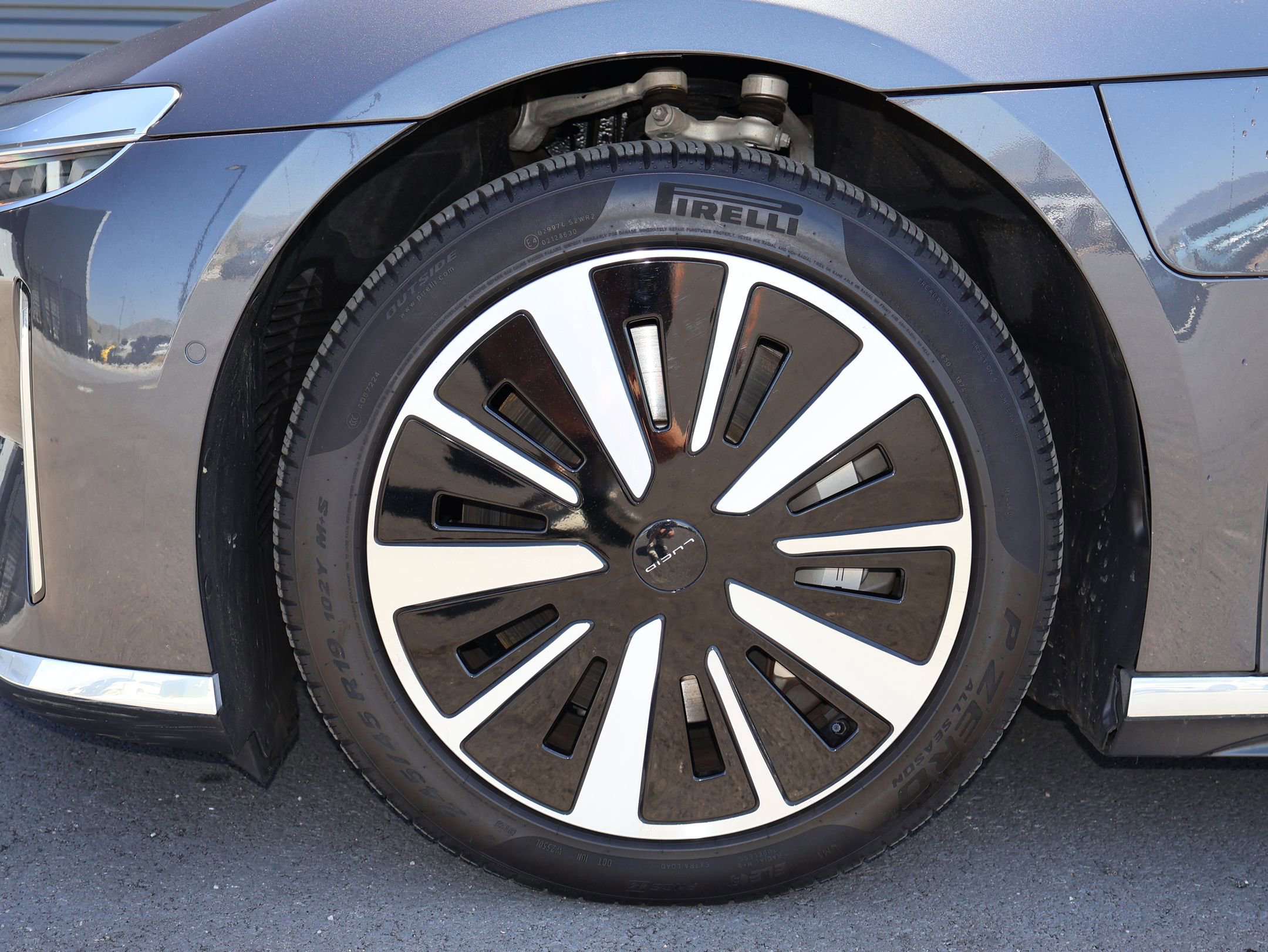Used 2024 Lucid Air Touring AWD/4WD image 30