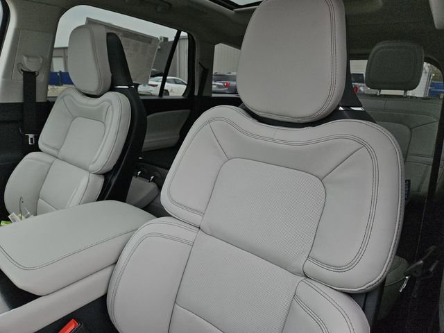 New 2026 Lincoln Aviator Reserve AWD/4WD image 18