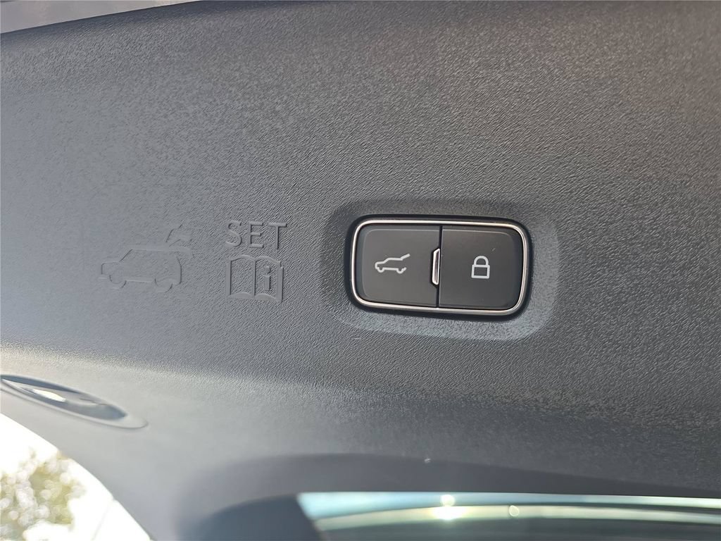 New 2027 Lincoln Navigator L Black Label RWD image 10