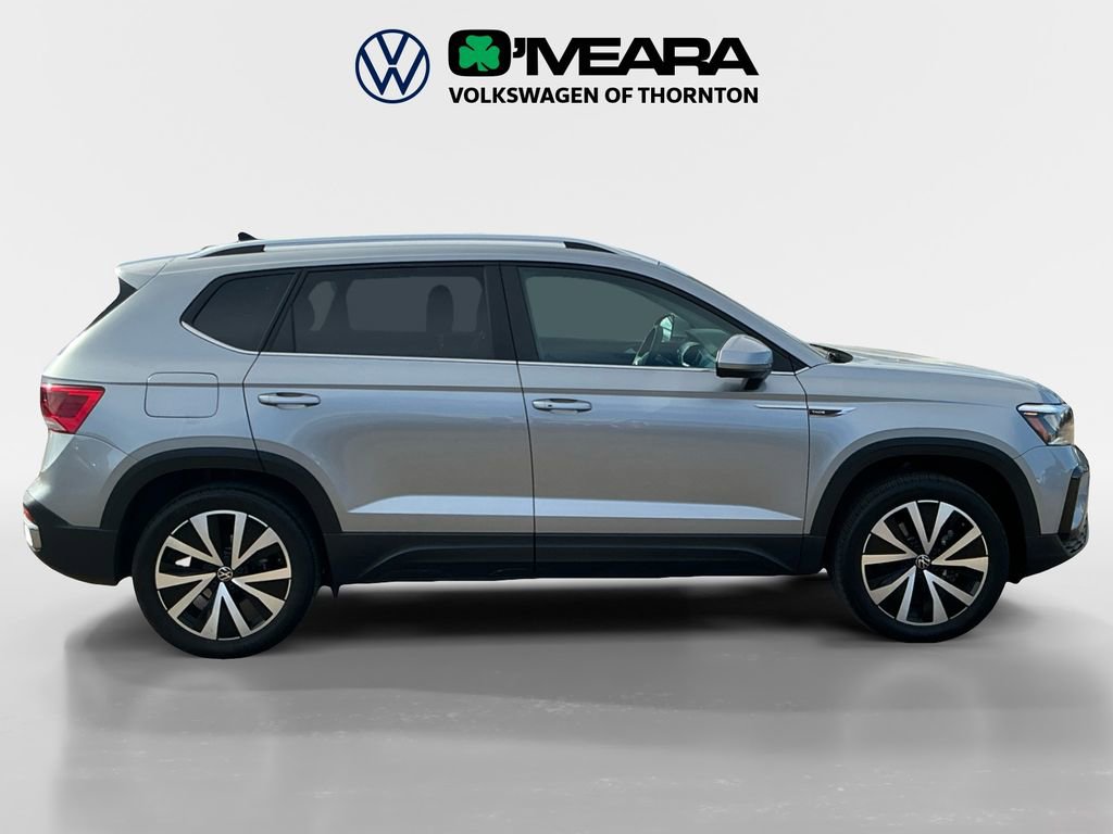 Used 2023 Volkswagen Taos SE w/ Panoramic Sunroof Package image 5
