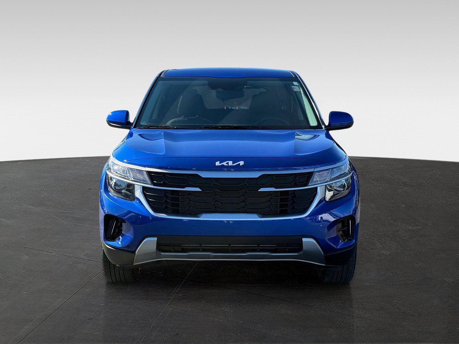 Used 2024 Kia Seltos LX AWD/4WD image 2