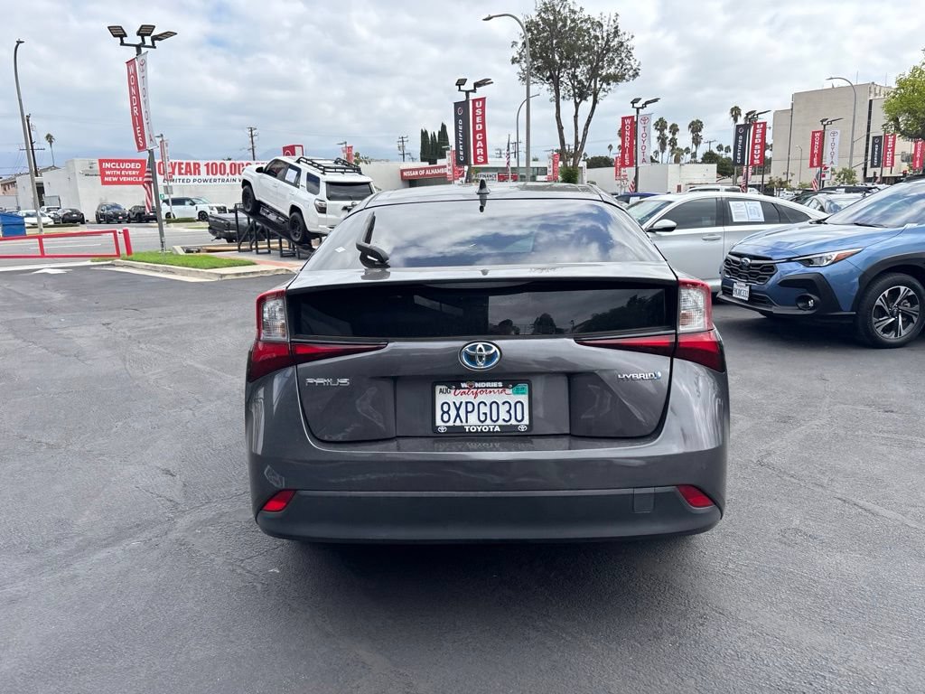 Used 2022 Toyota Prius LE FWD image 5