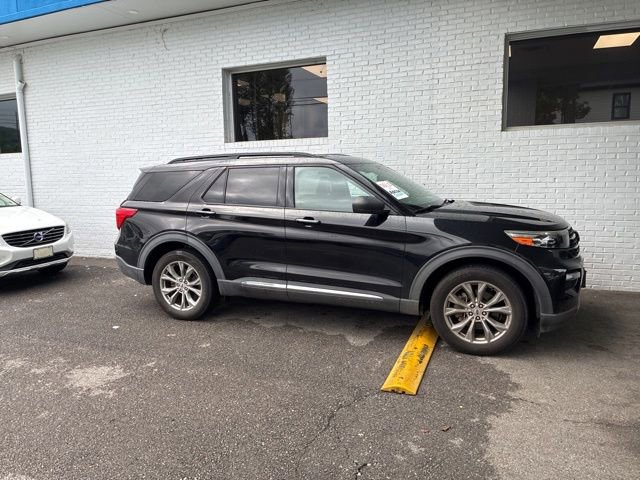 Used 2020 Ford Explorer XLT w/ Equipment Group 202A AWD/4WD image 12