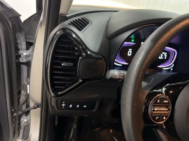 Used 2025 Kia Soul S image 14