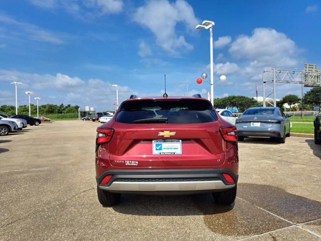 Used 2025 Chevrolet Trax LT w/ LT Convenience Package FWD image 6