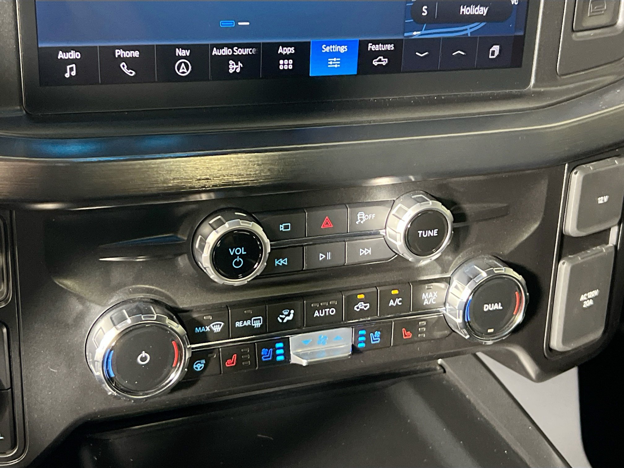 Used 2025 Ford F250 Lariat w/ Lariat Ultimate Package AWD/4WD image 27