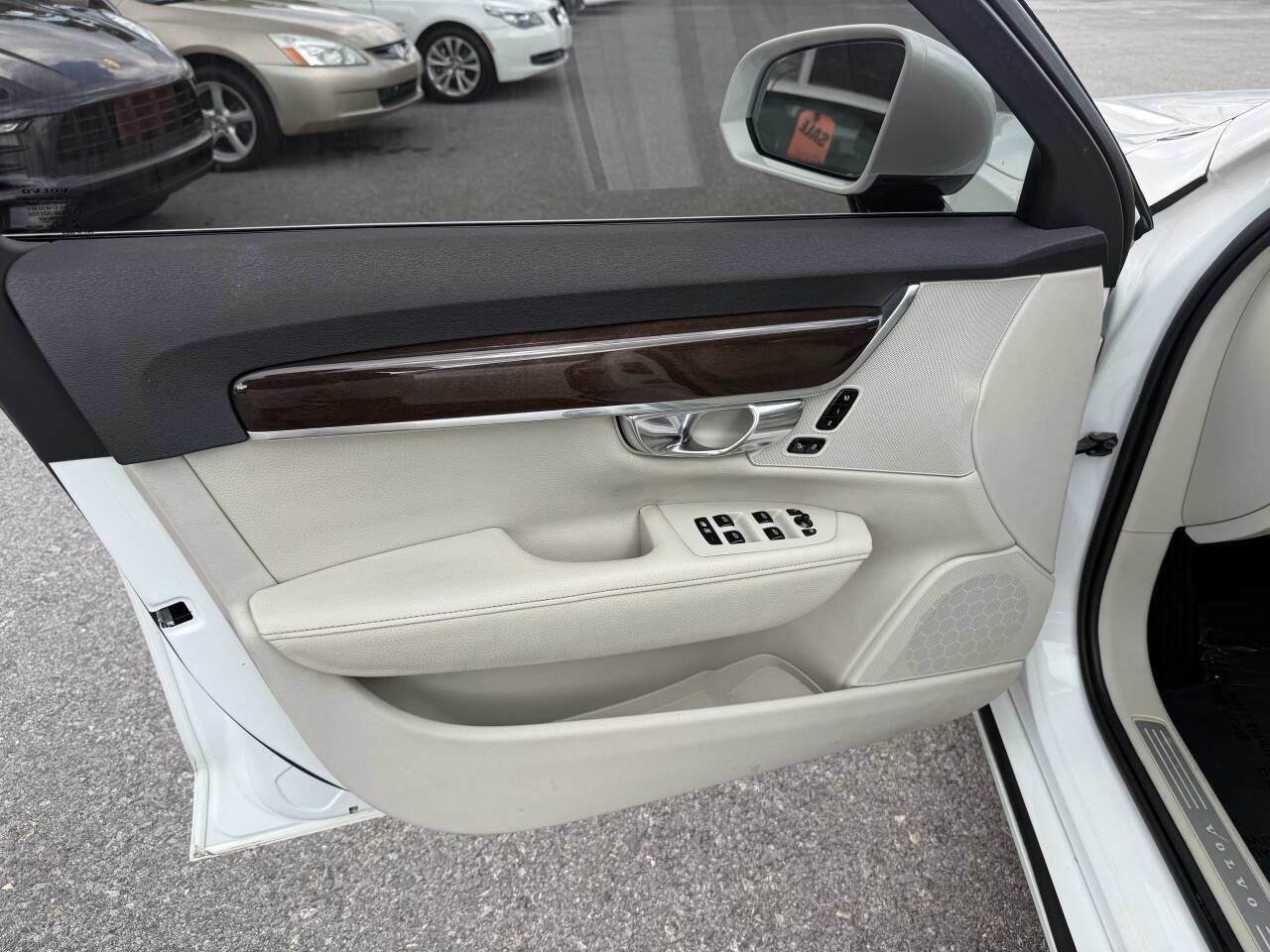 Used 2017 Volvo S90 T6 Momentum w/ Vision Package image 10
