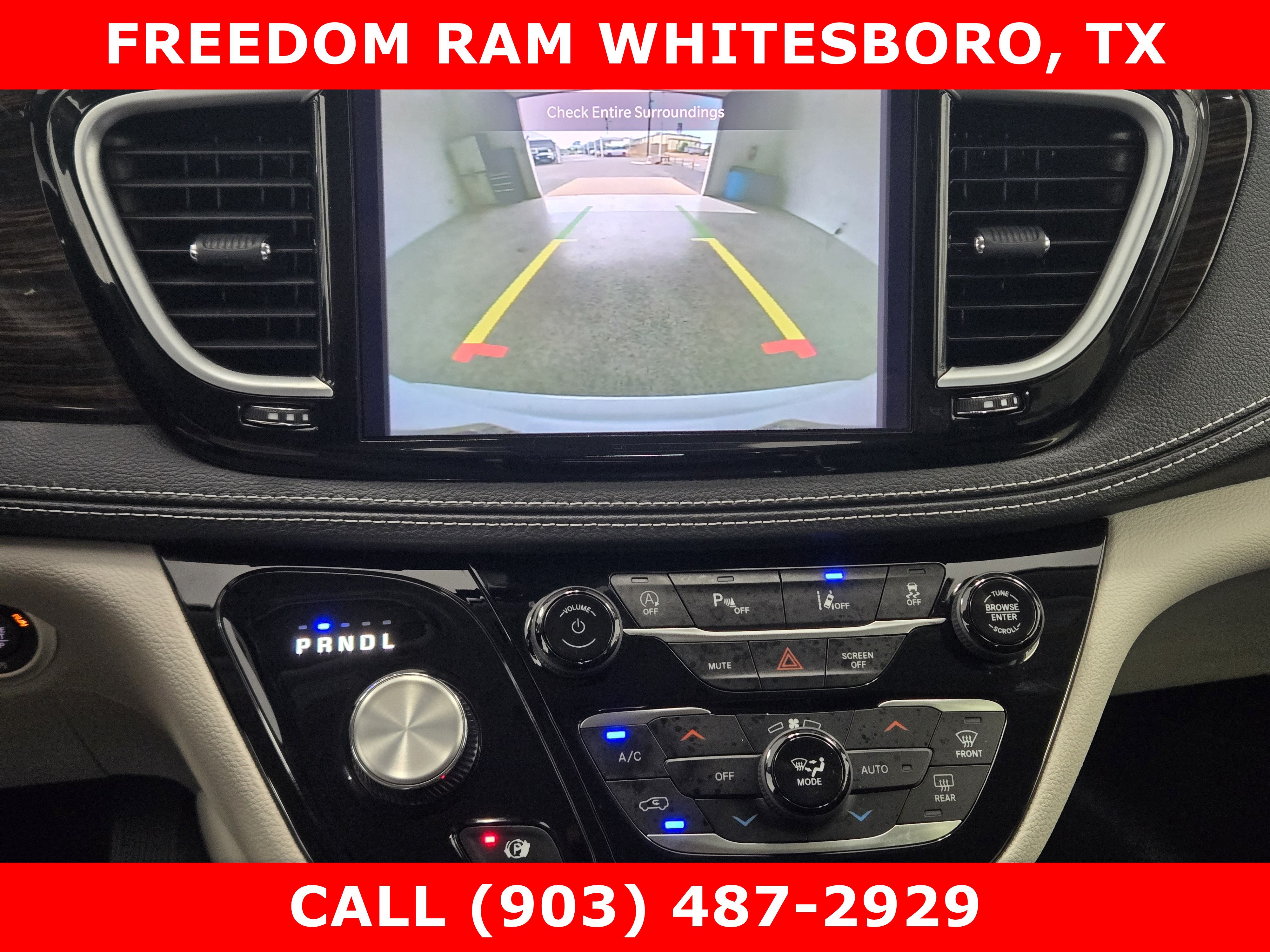 Used 2023 Chrysler Pacifica Limited FWD image 12