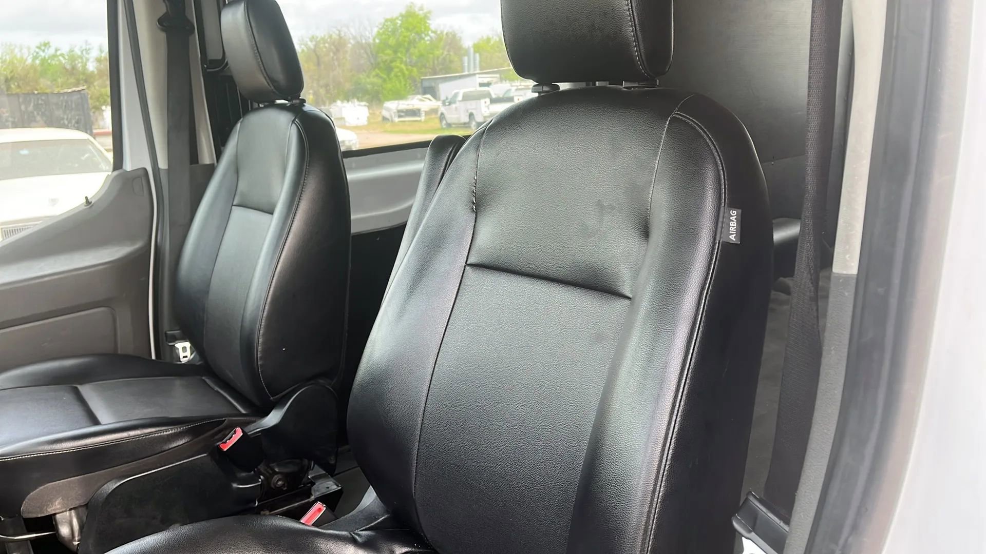 Used 2020 Ford Transit 250 Medium Roof w/ Load Area Protection Package image 9