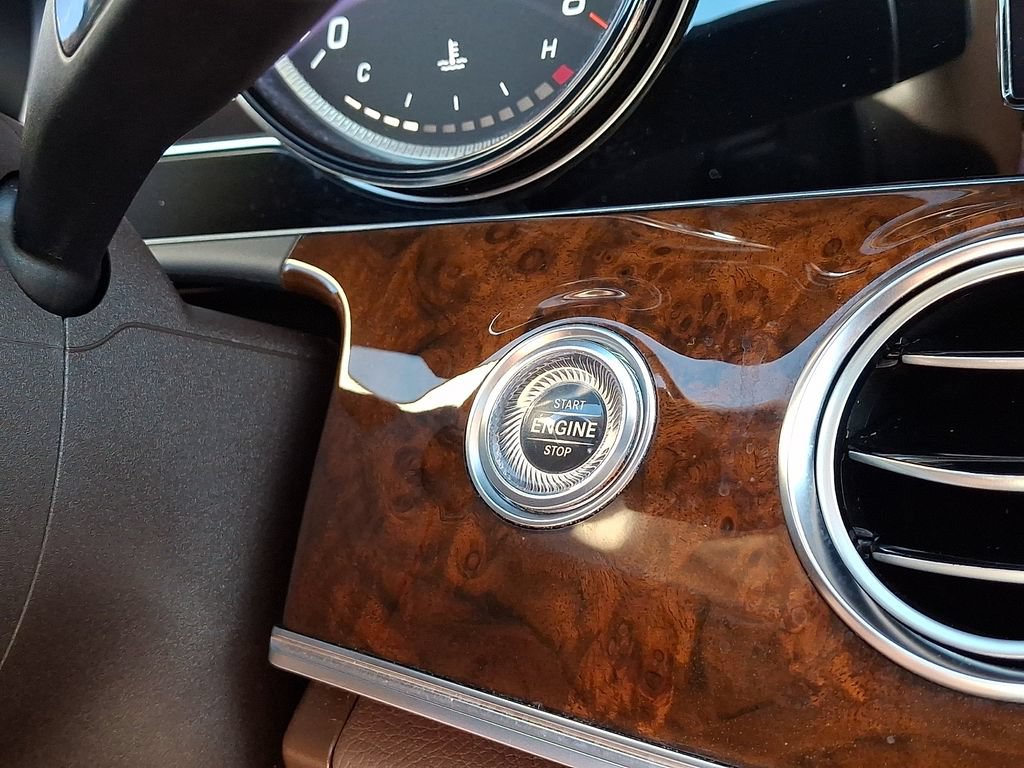 Used 2019 Mercedes-Benz E 300 4MATIC image 26