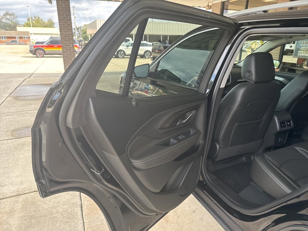 Used 2022 GMC Terrain SLT w/ Infotainment Package II image 17