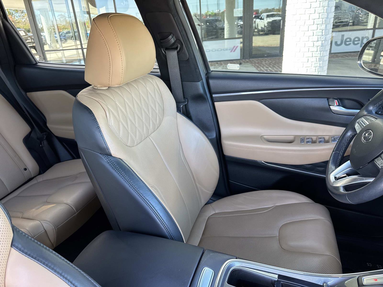 Used 2023 Hyundai Santa Fe Calligraphy image 11