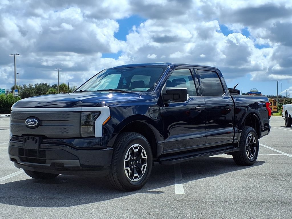 Used 2023 Ford F150 Lightning XLT AWD/4WD image 3