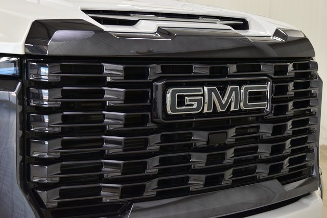 Used 2024 GMC Sierra 2500 Denali Ultimate image 9