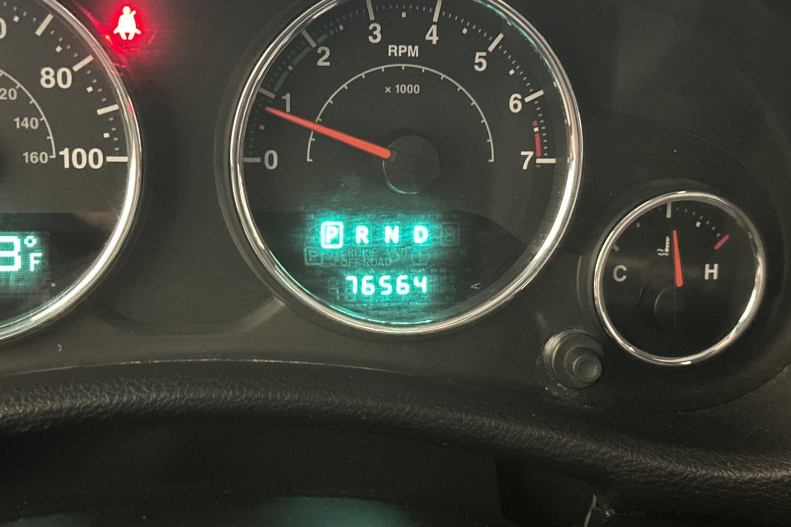 Used 2014 Jeep Wrangler Unlimited Sahara w/ Connectivity Group image 32