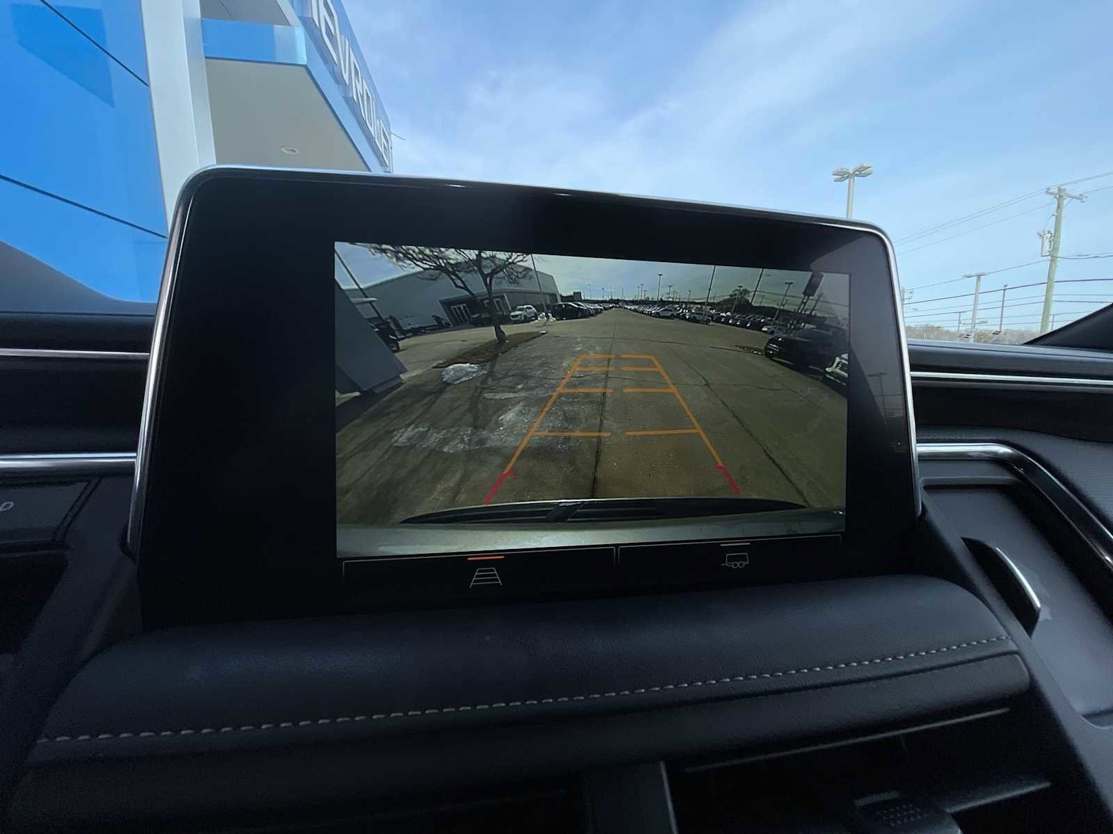 Used 2024 GMC Yukon XL SLT image 15