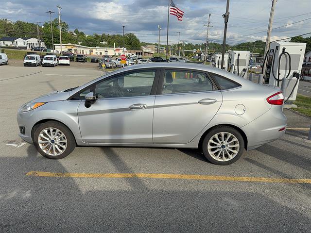 Used 2017 Ford Fiesta Titanium FWD image 2