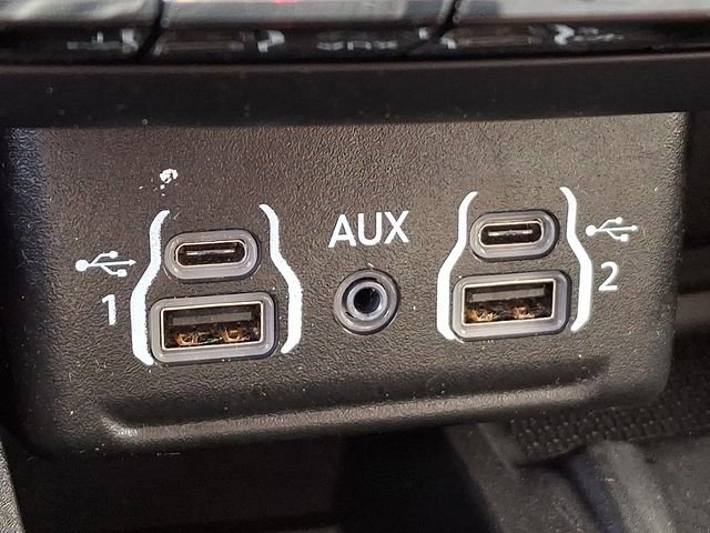 Used 2022 Dodge Durango GT image 25