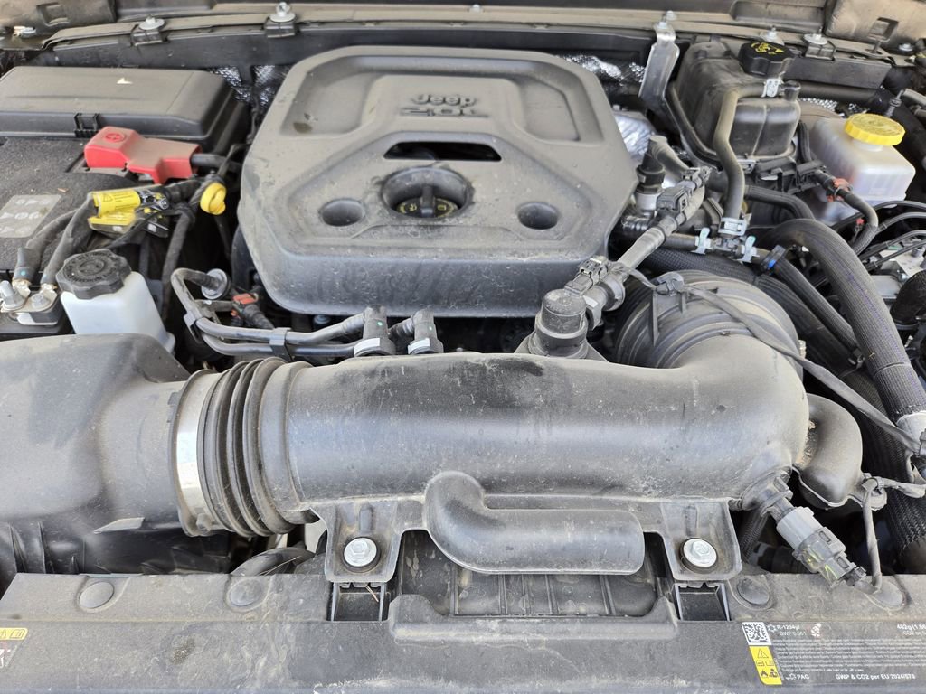 Used 2025 Jeep Wrangler Unlimited Sahara AWD/4WD image 31