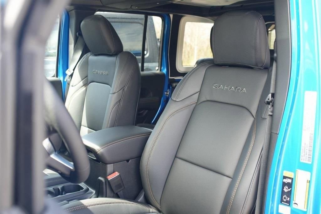 Used 2024 Jeep Wrangler Unlimited Sahara image 16