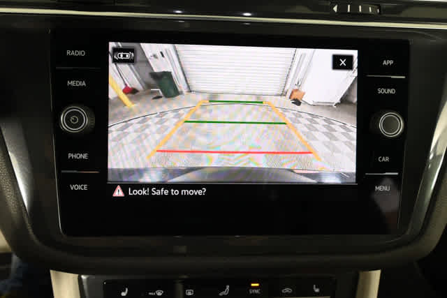 Used 2023 Volkswagen Tiguan SE R-Line FWD image 5