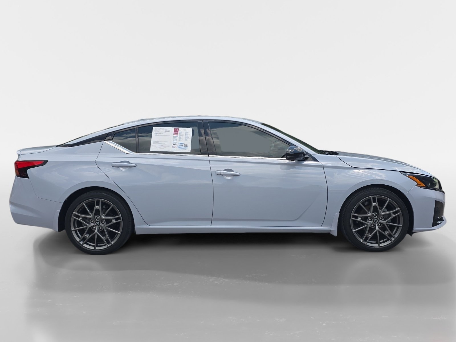 Certified 2023 Nissan Altima 2.0 SR FWD image 7